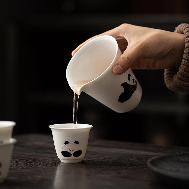 Chinese Hand-painted Panda Pattern Ceramic Fair Cup Tea Strainer White Porcelain Teacup Tea Water Separation Tea Set Accessorie
