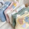 Damen Flauschige Fuzzy Boden Schlaf Socken Cartoon Herbst Winter Mittelrohr Dicke Socken Weiblich Mädchen Niedlich Cartoon Stern Kurze Crew Socke