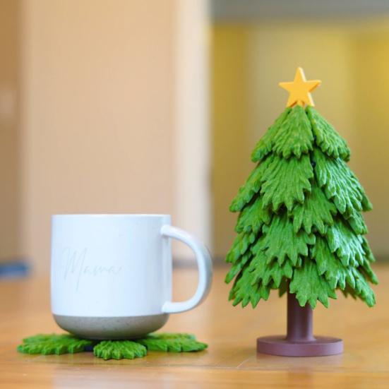 1 Set Christmas Tree Coasters Plastic Heat Insulation Trivets with Star Stirring Stick Table Protector Decorative Coasters for Hot Dishes Drinks