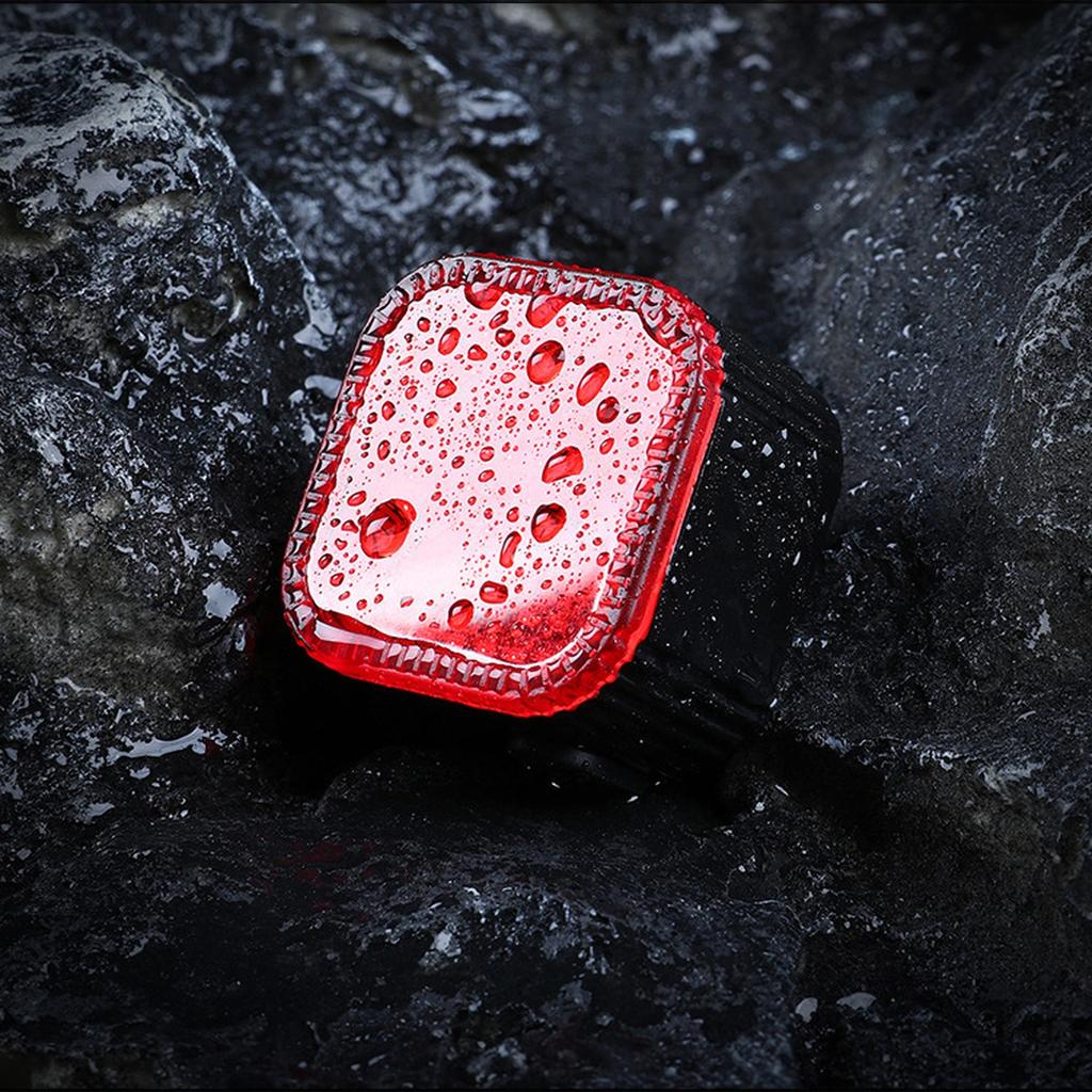 Inteligentne tylne światło rowerowe z cyfrowym wskaźnikiem baterii, 6 trybów, automatyczne światło hamowania rowerowego, automatyczny tryb uśpienia i wykrywanie ruchu