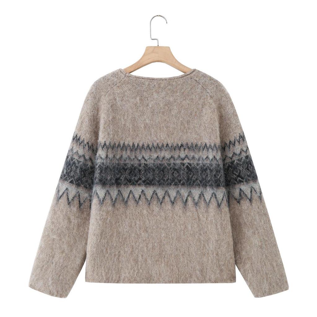 European Style Gradient Jacquard Knitwear - Women's Round Neck, Long Sleeve, Autumn 2025 Edition