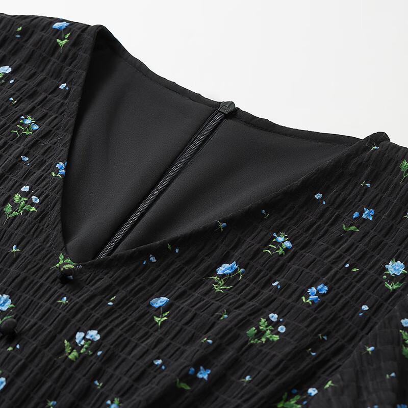 Chuyu V-Neck Pleated Floral Midi Dress