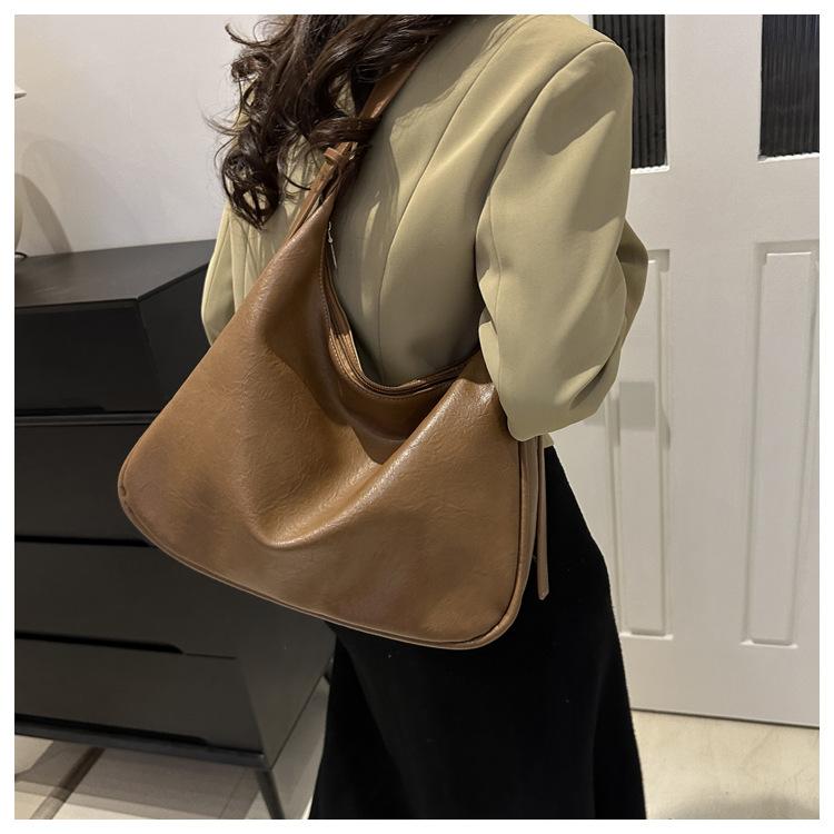 Korean Style Faux Leather Shoulder Bag for Women Trendy Minimalist Crossbody Tote Handbag CLE