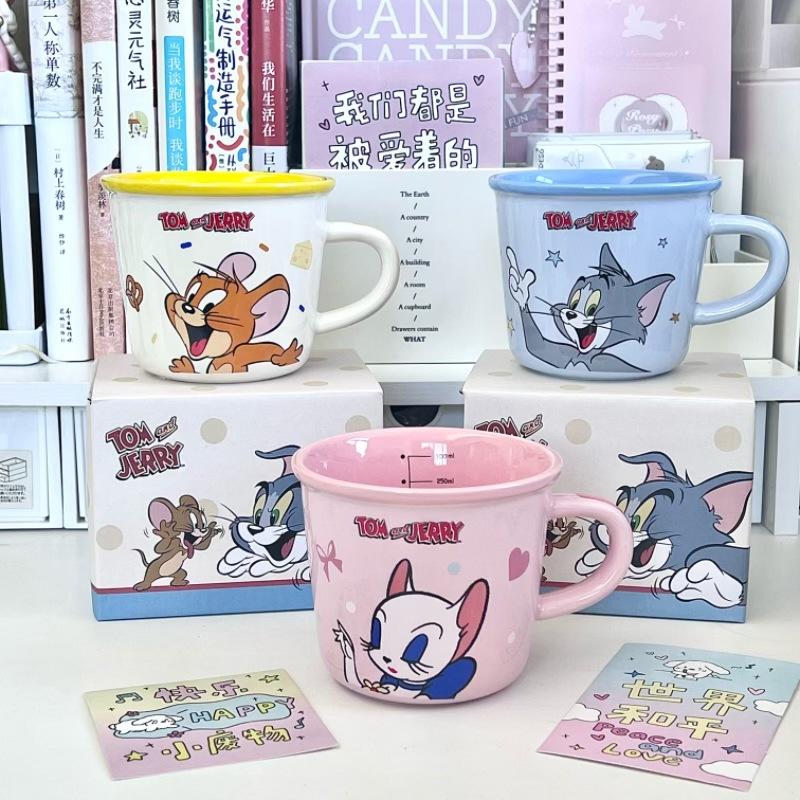 Födelsedagspresenter till flickor, söta keramiska graderade koppar, parmuggar, souvenirpresentaskar.