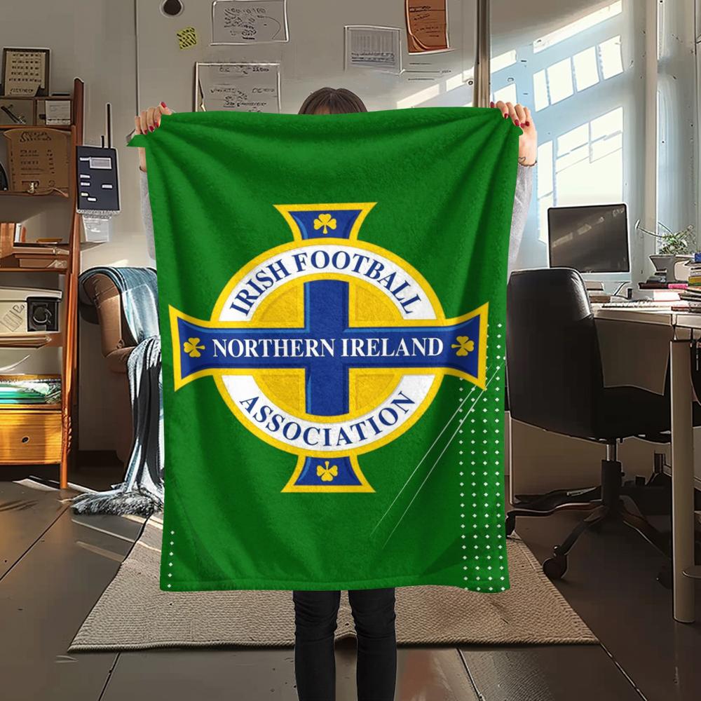 1 pièce Couverture en Flanelle Imprimée FC Irlande du Nord, Haute qualité Confortable pour Toutes les Saisons, Décoration d'Intérieur, Chaleur et Confort, Parfait pour les Cadeaux de Noël