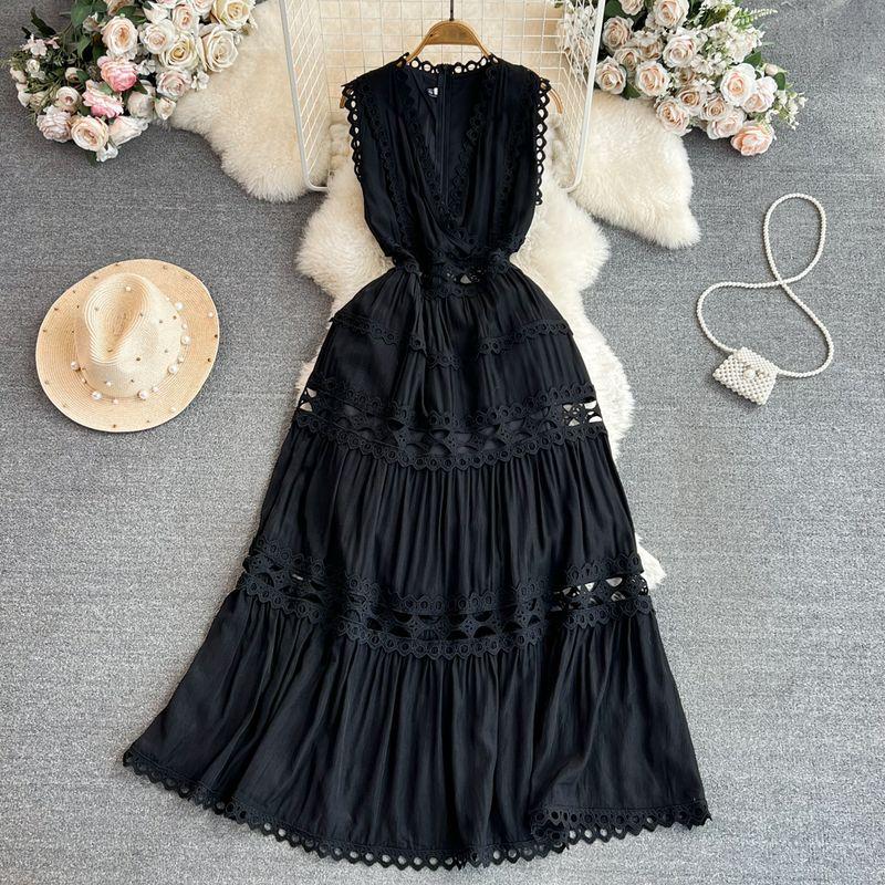 

Summer 2024 French Style Vintage Court Style Cut Out Sexy Embroidery V-neck Waist-Controlled Slimming Sleeveless Ruffled Long Dress Black M