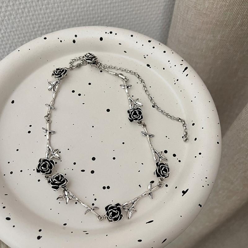 Gothic Rose Flower Thorns Choker for Woman Girls Fashion Hip Hop Punk Jewelry Accessories Elegant Rose Necklace Gifts for Her