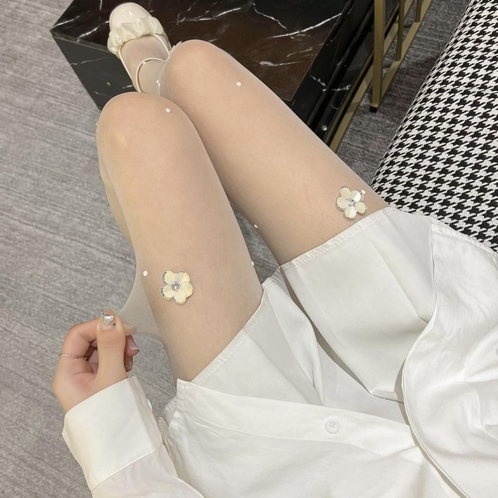 Mliečne biele pančuchové nohavice pre ženy kvetinový vzor pančuchy proti zatrhávaniu s kamienkami