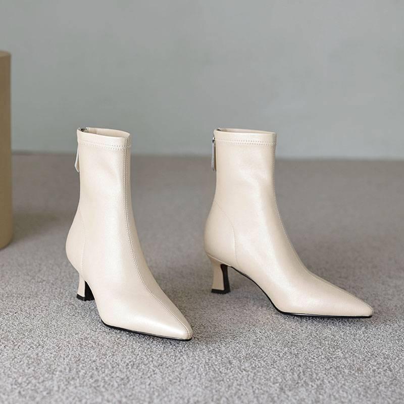 

Жіночі шкіряні черевики-мартін осінь-зима однотонні з гострим носком універсальні на середньому каблуці великого розміру шкіряні черевики на тонкому каблуці нові черевики середньої висоти жіночі 36