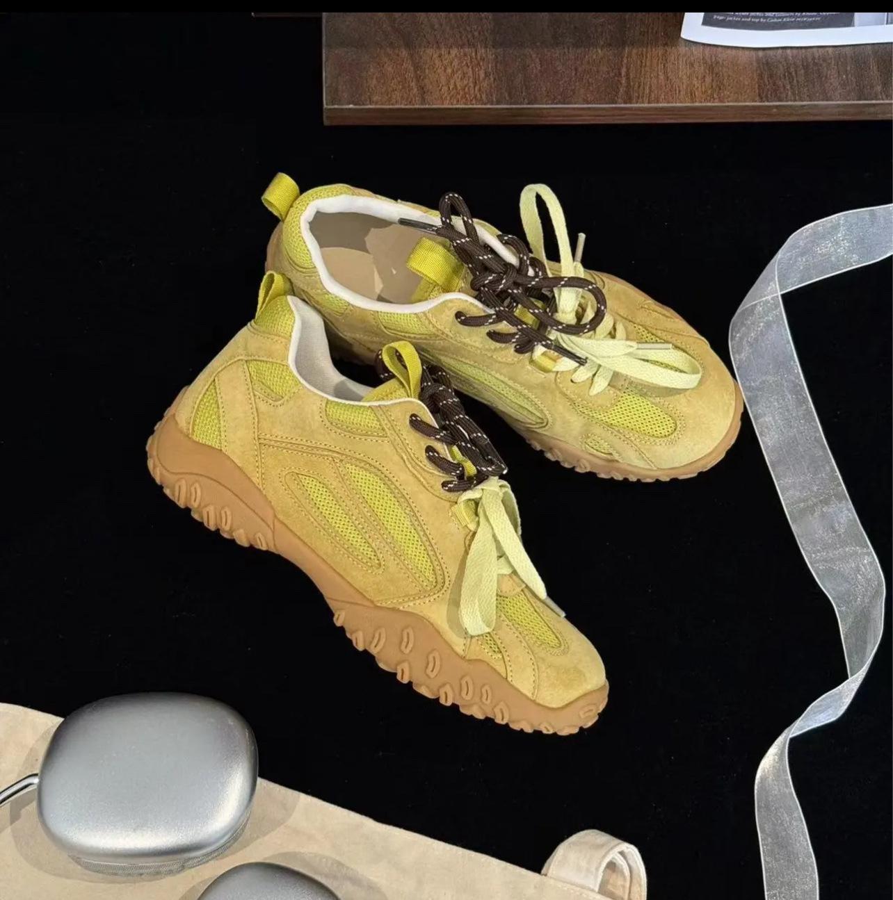 

Grape mother with the same classic soft baseplate shoes round head splicing breathable mesh German training shoes casual inner height increase 35 жовтий