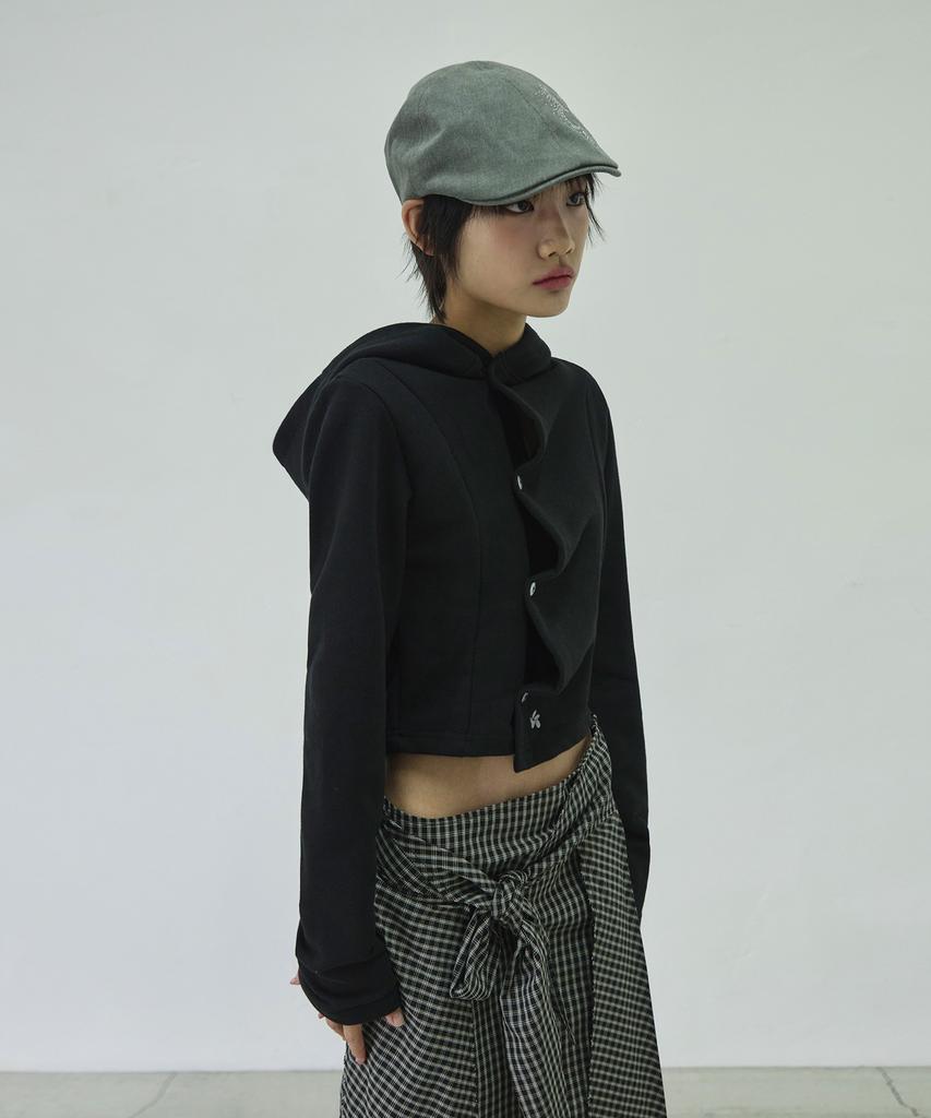 Small Logo Side Button Shirred Hooded Top [Black]