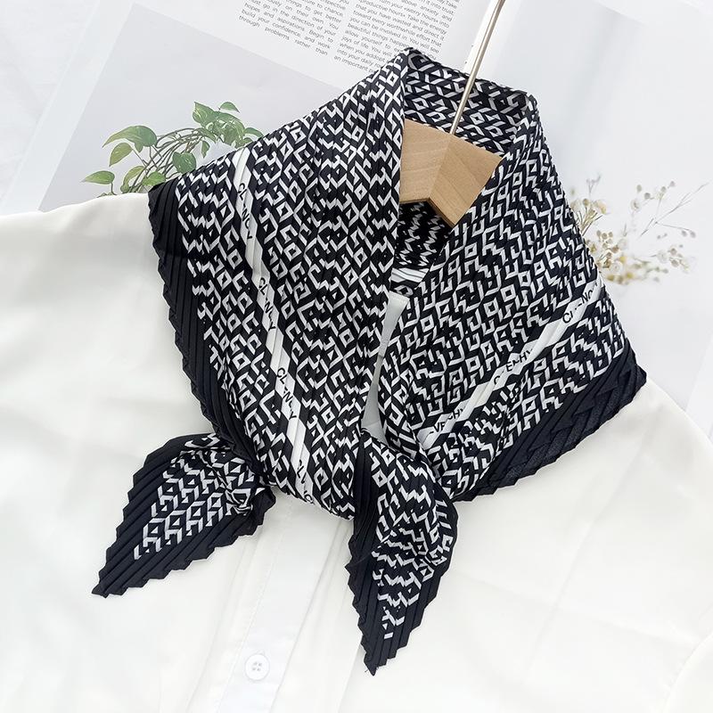 Retro Color Block Crinkled Square Scarf - 70cm Pleated Neckerchief in Imitation Silk for Women