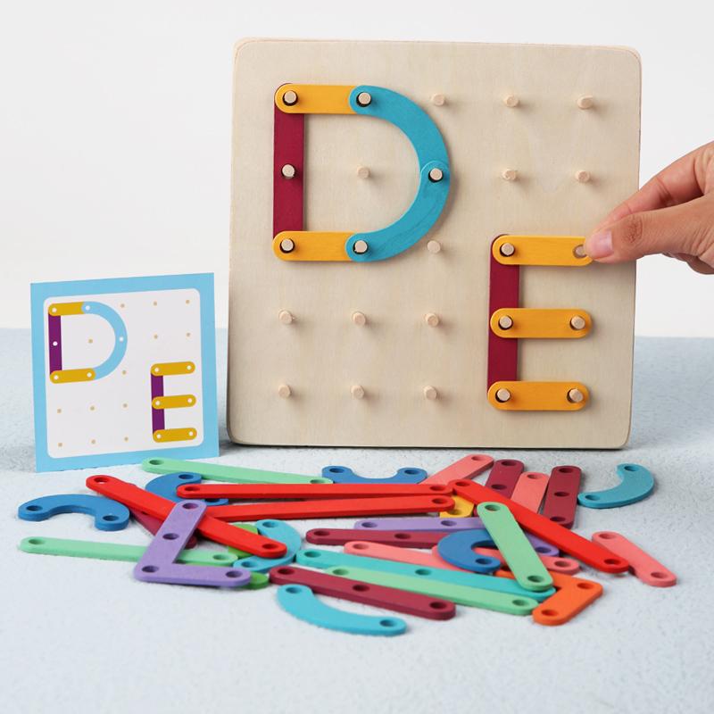 Montessori Baby Kreatives Spielzeug Grafiken Geometrisches Pegboard Puzzle mit Karten Kindheit Pädagogisches Spielzeug für Kinder im Vorschulalter