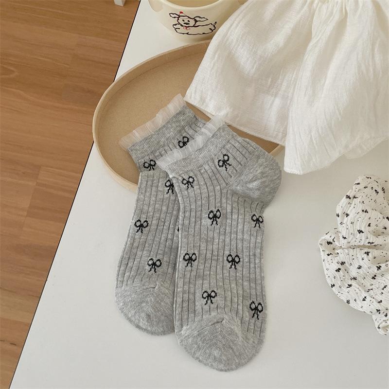 Dames Printemps et Été Style Fin Dentelle Ballet Vent Nœud Vague Point Décontracté Couleur Unie Chaussettes Bateau