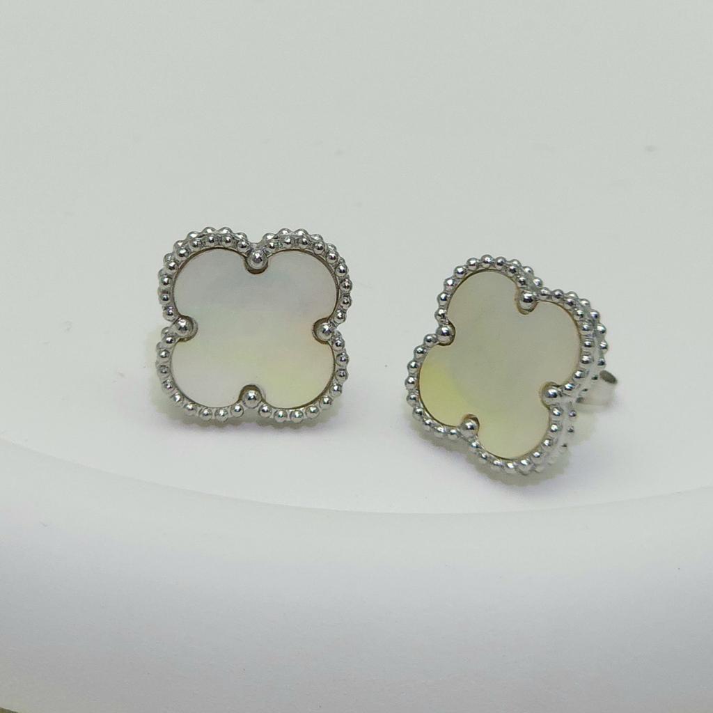 High Quality Titanium Steel Natural Mother-of-pearl Four-leaf Clover Earrings for Women 18K Fashion Premium Earrings