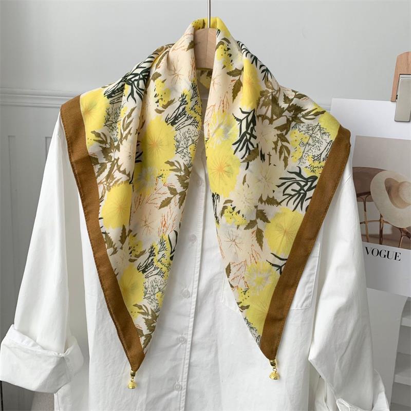 

70*70 Square Scarf Retro Print Silk Scarf With Magnetic Buckle Women Neck Scarf All-Match Shawl Headscarf Accessory Gift as the picture