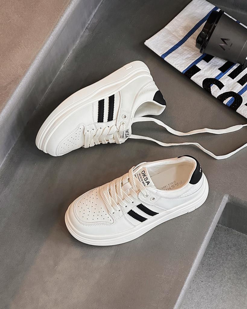 Leather Flat-bottomed Foreign-style Versatile Little White Shoes Women's 2025 New Spring Popular Thick-soled Retro Soft-soled Casual Board Shoes
