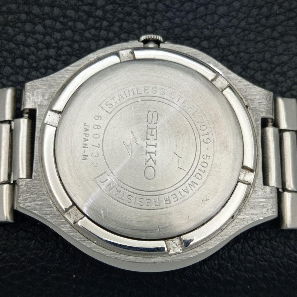 GENUINE VINTAGE SEIKO 5 AUTOMATIC 7019A JAPAN MENS BLACK DIAL WATCH A702473-5 R124-a702473