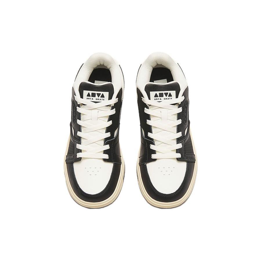 (WMNS) ANTA Lifestyle Low 'Black White' Women's 122248026-1