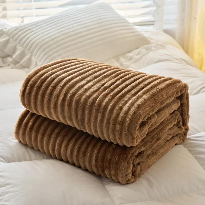 

Современное простое бархатное одеяло для дивана из кроличьего меха, всесезонное универсальное толстое однотонное, для отдыха, многофункциональное офисное одеяло для сна 100x150cm 1pcs