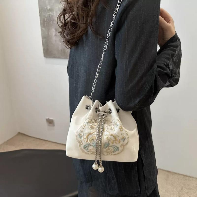 Women Chain Shoulder Bag Chinese Style Fashion Soft Embroidery Drawstring Bucket Bag Casual Pleatd Daily Party Crossbody Bags