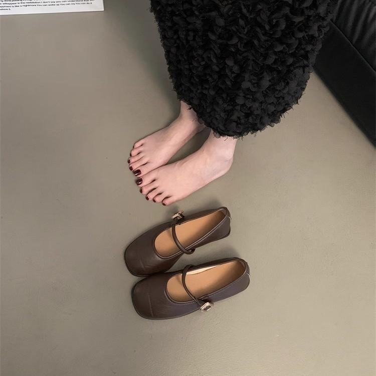Scarpe Mary Jane da sera con vento gentile 2025 nuove francesi piccolo profumo temperamento testa rotonda bocca bassa rialzo interno