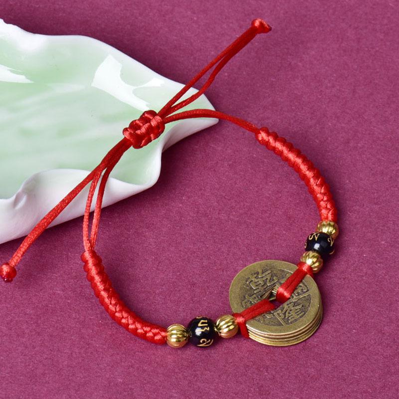 

Браслет из красной нити с медными монетами «Пять императоров» ручной работы