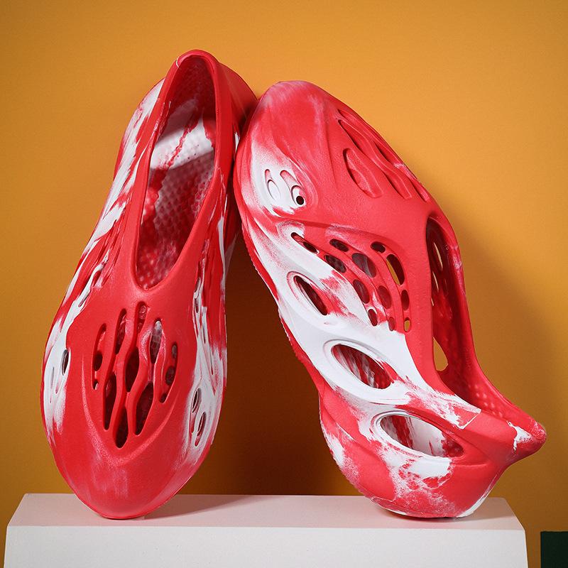 Summer New Camouflage Coconut Hole Sandals Roman Beach Shoes Casual Sandals Male Couple One Piece 2025