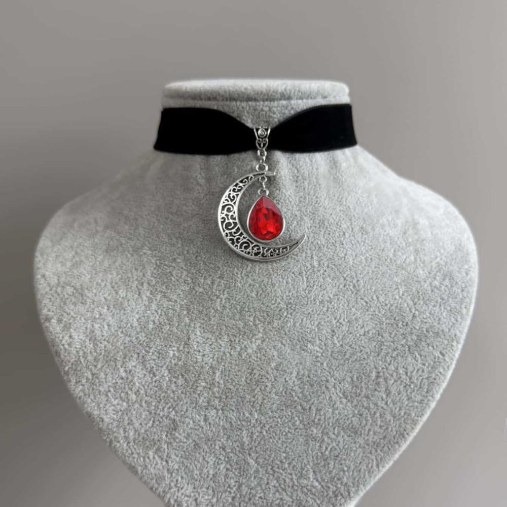 Gothic Silver Color Hollowed-out Crescent Moon Teardrop-shaped Imitation Gemstone Pendant Necklace for Women Halloween Jewelry