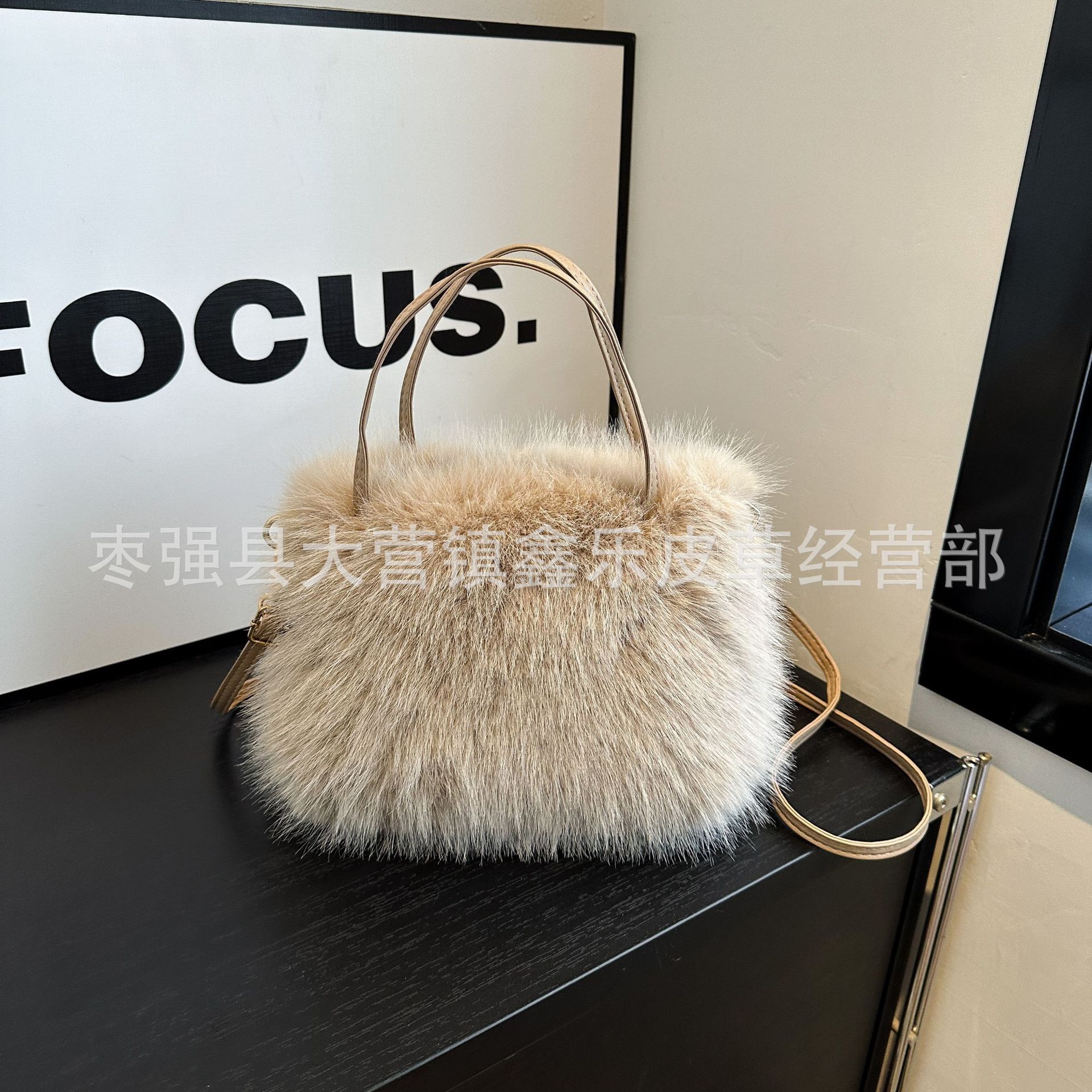 

New imitation fox hair tote bag fashion handbag hairy premium bag bags 18*24*8CM
