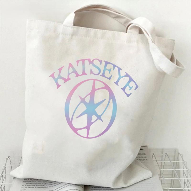 KATSEYE Taška přes rameno Gradient Symbol Graffiti Plátěná taška Potisk podpisu člena Dojíždějící taška přes rameno 60707