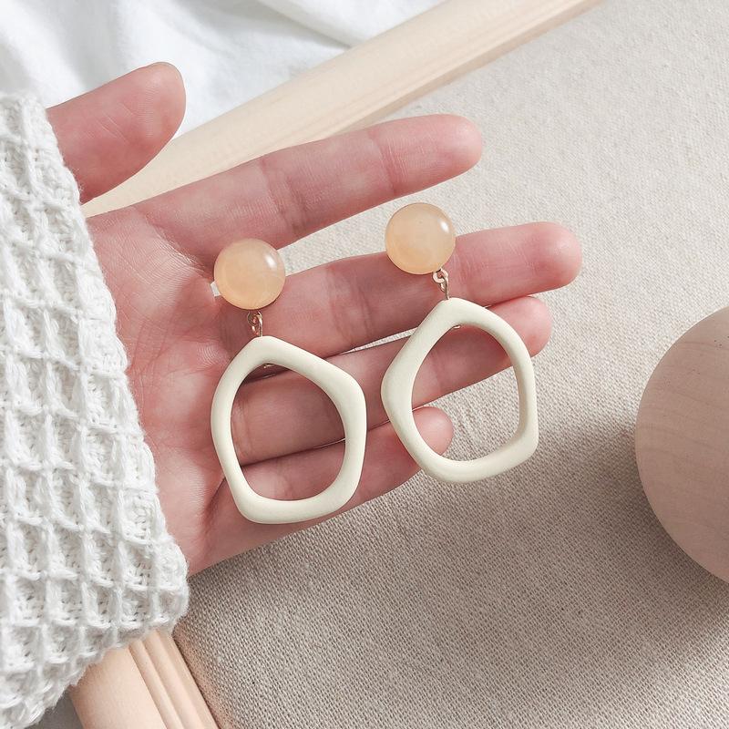 

Минималистичные полые круглые серьги-клипсы для женщин, эффектные геометрические серьги неправильной формы без проколотых отверстий