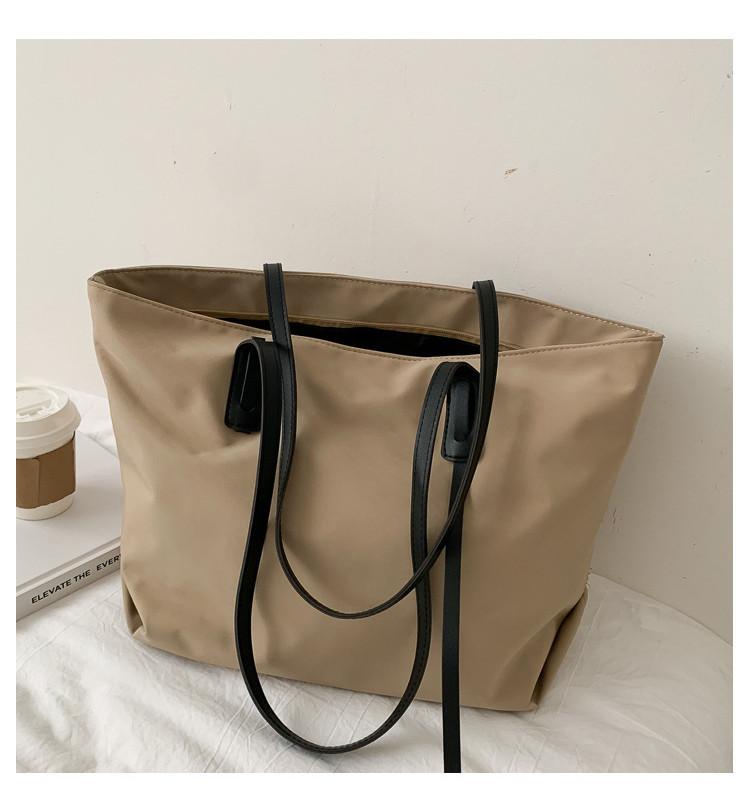 Stylish Nylon Women's Shoulder Bag 2023 Trendy Large Capacity Tote For Daily Use