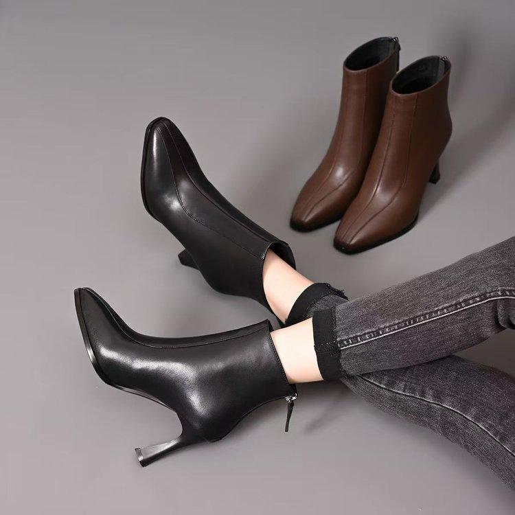 Pointed high heels women's stiletto mother shoes 2025 new temperament fashion autumn and winter velvet brown short boots