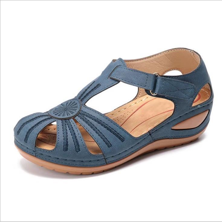 

Foreign trade new summer retro women s sandals 2025 car line non-slip light large size comfortable cool slippers 43 темно-синього кольору