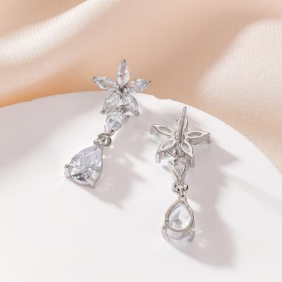 Korean Style Light Luxury Exquisite Small Flower Water Droplet Earrings Clear and Fashionable Women's High-end Earrings