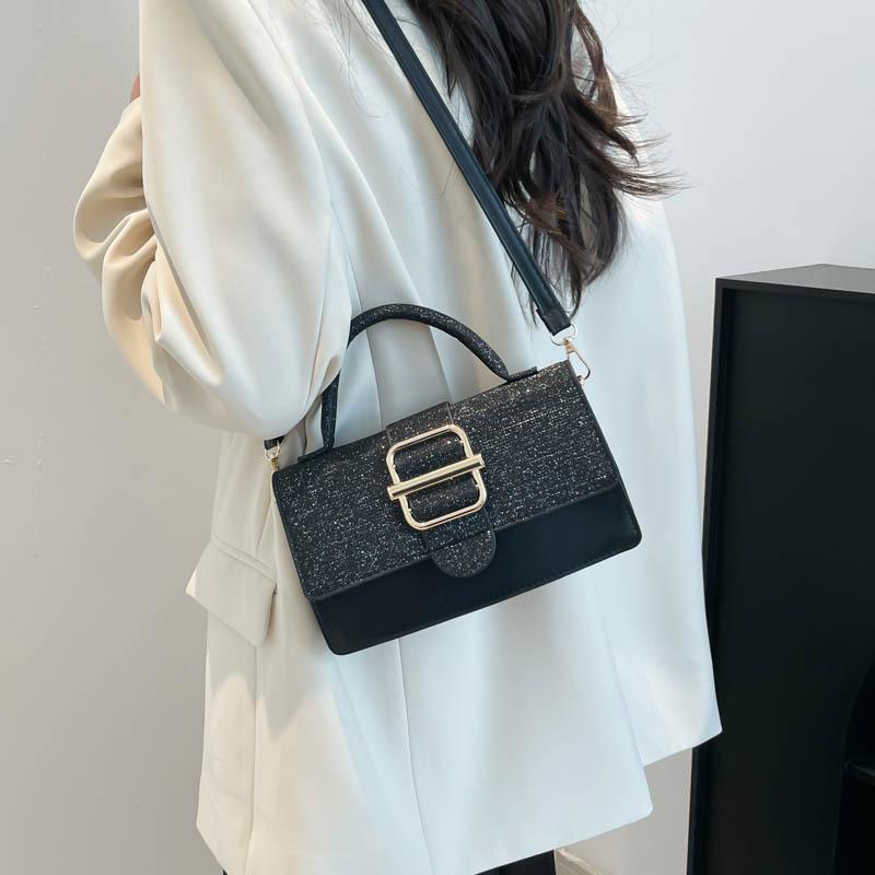 This year's popular fashion Korean version of temperament handbag 2025 spring new niche design casual trend small square bag
