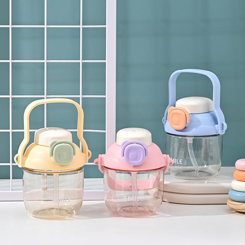 Large Capacity Cute Straw Plastic Cup 830ml Student Sports Kettle Gift Milk Tea Bucket Handle Outdoor Drinking Glass