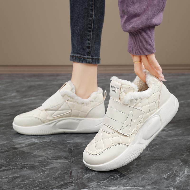 Women Cotton Shoes Plush Warm Winter Boots Comfort Soft Casual Cotton Shoes Outdoor Non Slip Platform Boots Botas Invierno Mujer