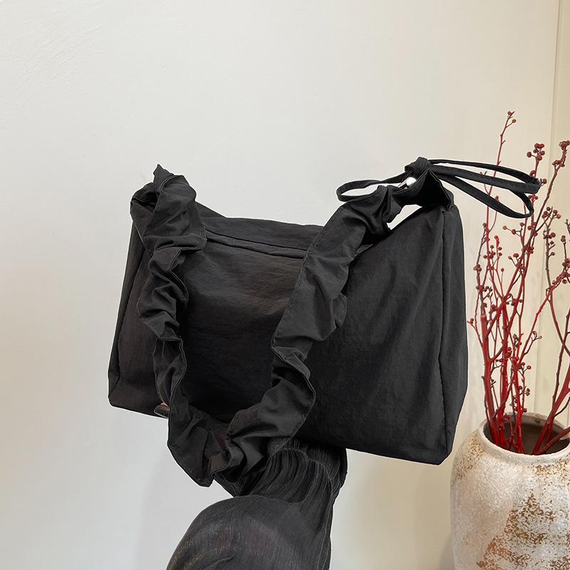 Retro temperament fairy pleated armpit bag 2025 Korean simple versatile bag single shoulder crossbody nylon cloth small square bag