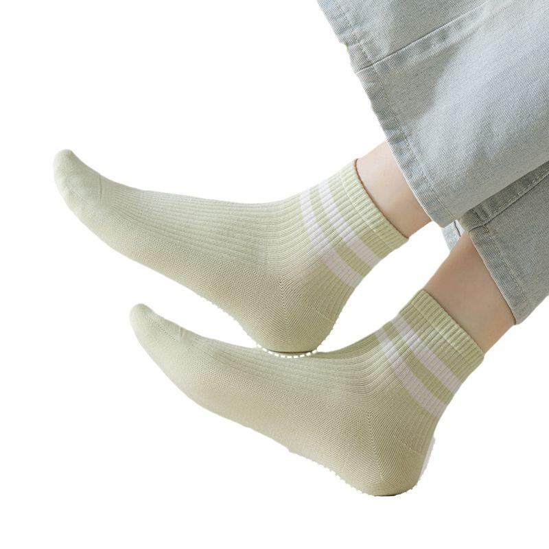 Ladies Spring and Autumn Leisure Sports Antibacterial Deodorant Sweat Breathable Short Tube Socks