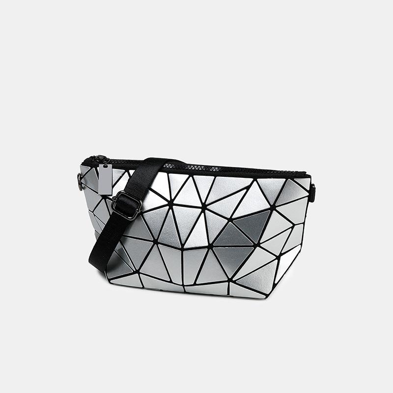 Dámská letní taška Xiaoxiangfeng 2021 New Lingge Chain Bag Street Fashion taška na jedno rameno Messenger Bag