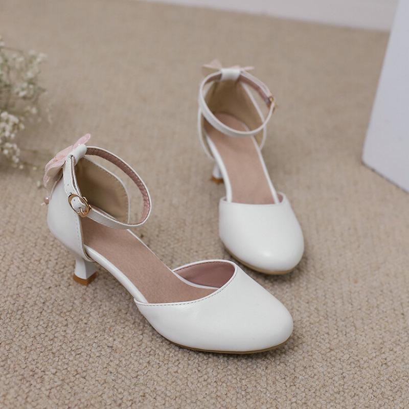 Neue Mädchensandalen Schleife mittlere Kinderschuhe kleine Mädchen Student Aufführungsschuhe Prinzessin hohe Absätze Kindersandalen