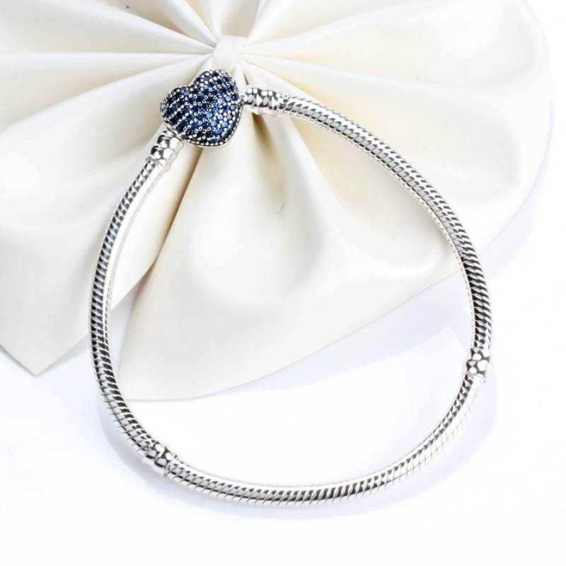 

Heart Shape Copper Ladies Bracelet With Rhinestones For Daily Wear And Giftgiving 18 синий