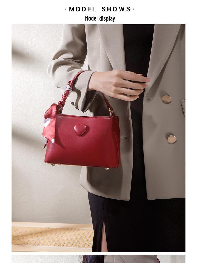 2025 Retro Rote Braut-Eimertasche mit großem Fassungsvermögen