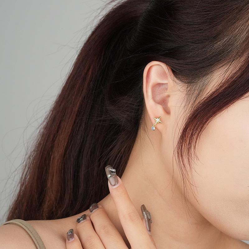 925 Sterling Silver Asymmetric Colorful Zircon Star Stud Earrings French Fashion Simple Jewelry Accessories for Women