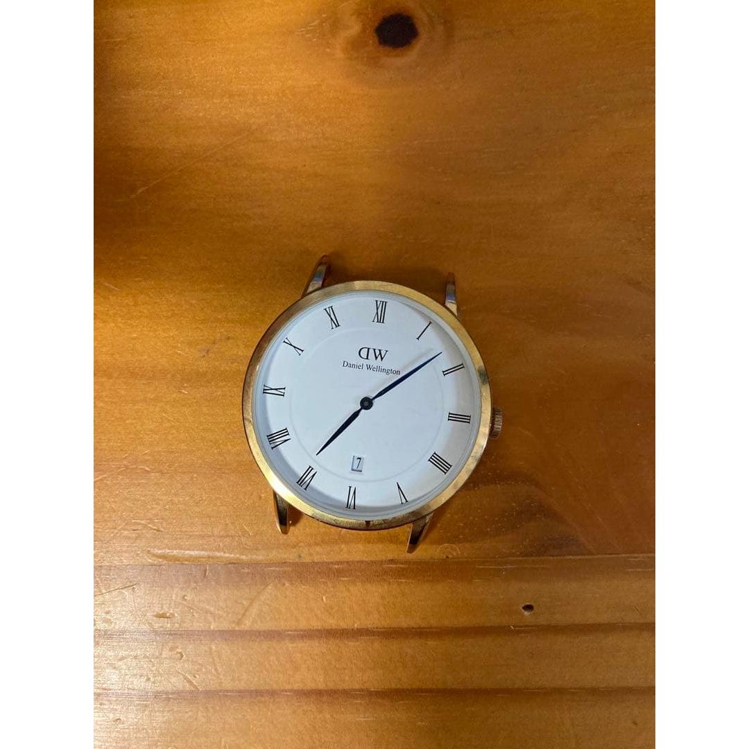 Used Daniel Wellington DW Gold Watch