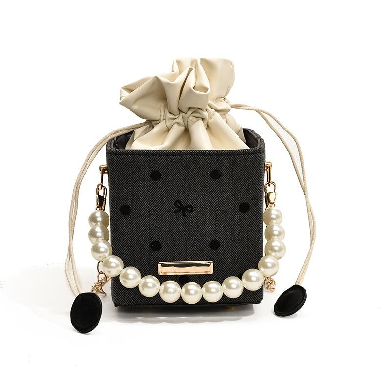 

Stylish Trendy Pearl Handheld Small Square Bag For Women With Unique Prints And Chic Chain Strap Bow