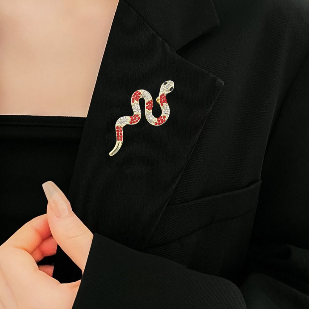 Sparkling Rhinestone Collar Pins Minimalist Snake Lapel Pin Fashion Zodiac Snake Brooch  Girls