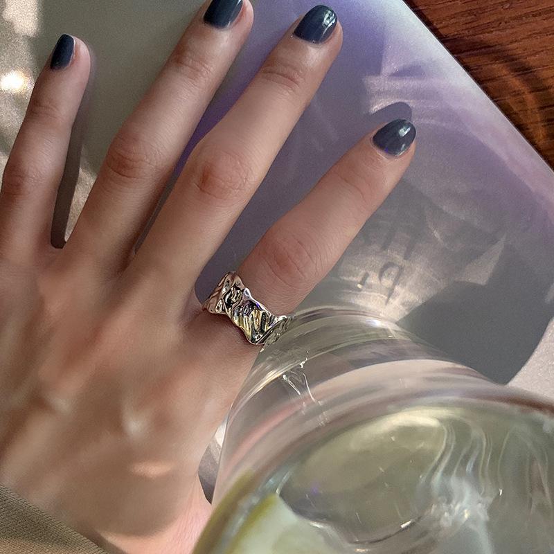 S925 Sterling Classy Silver Irregular Design Ring Ideal For Fashion Forward Women